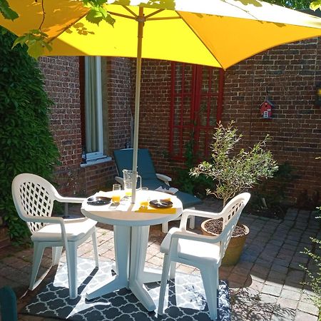 Le Paris Londres Bed & Breakfast Mesnieres-en-Bray Ruang foto