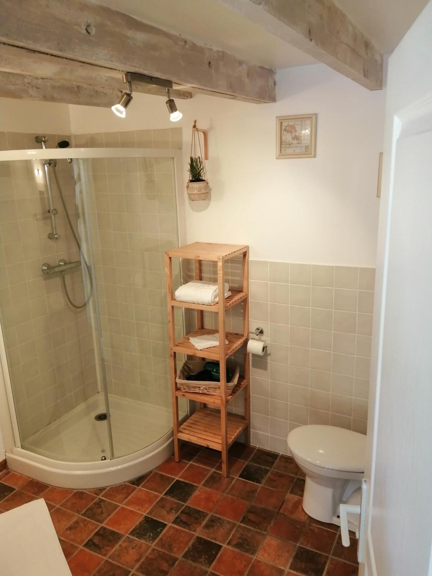 Le Paris Londres Bed & Breakfast Mesnieres-en-Bray Ruang foto
